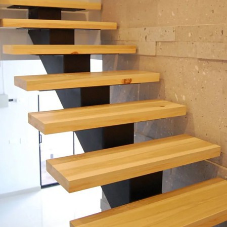 Escaleras de madera, ¿qué material es mejor? • La Obra Semasa