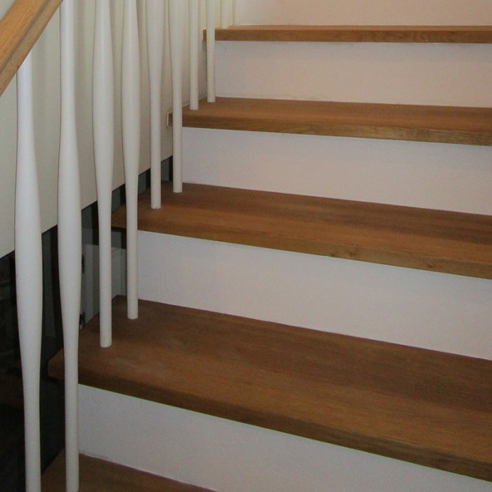 Escaleras de madera, ¿qué material es mejor? • La Obra Semasa